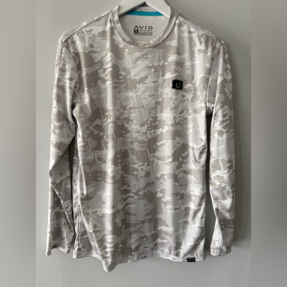 Avid Men's White Camouflage Long Sleeve Fishing Shirt